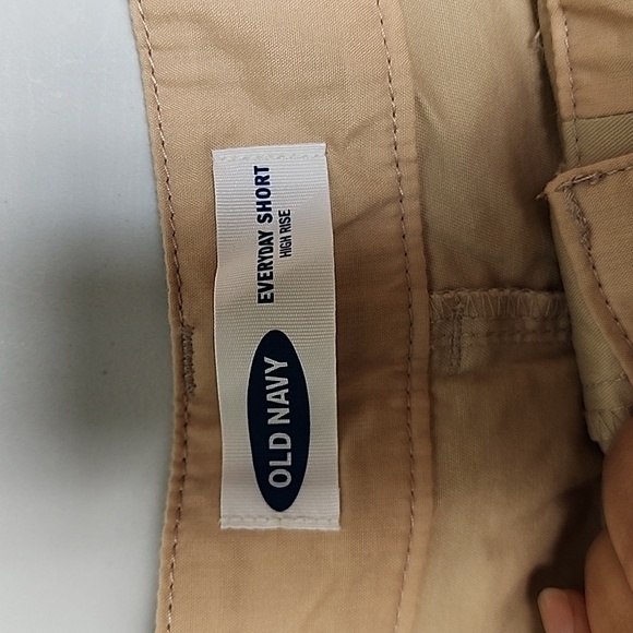 Old Navy, High-Waisted, Everyday Short, 5" inseam, 6 - Picture 2 of 5